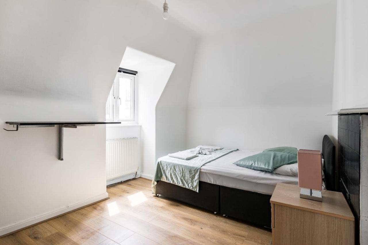 Aldgate Flats Apartment London Exterior photo